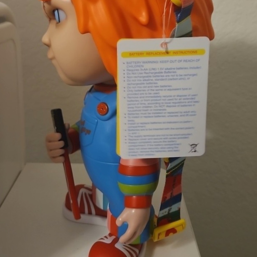 Interactive chucky doll popcorn bucket - Picture 5 of 9